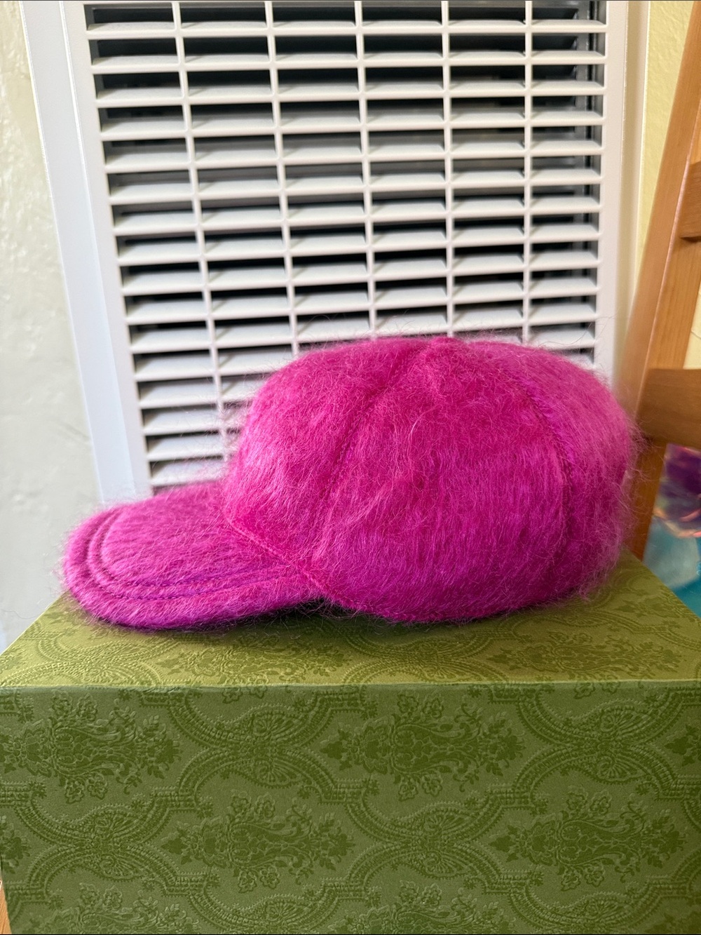 NEW Gucci fuchsia mohair Lauren baseball hat - Picture 6 of 12